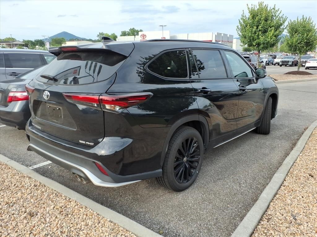 Used 2024 Toyota Highlander XSE SUV