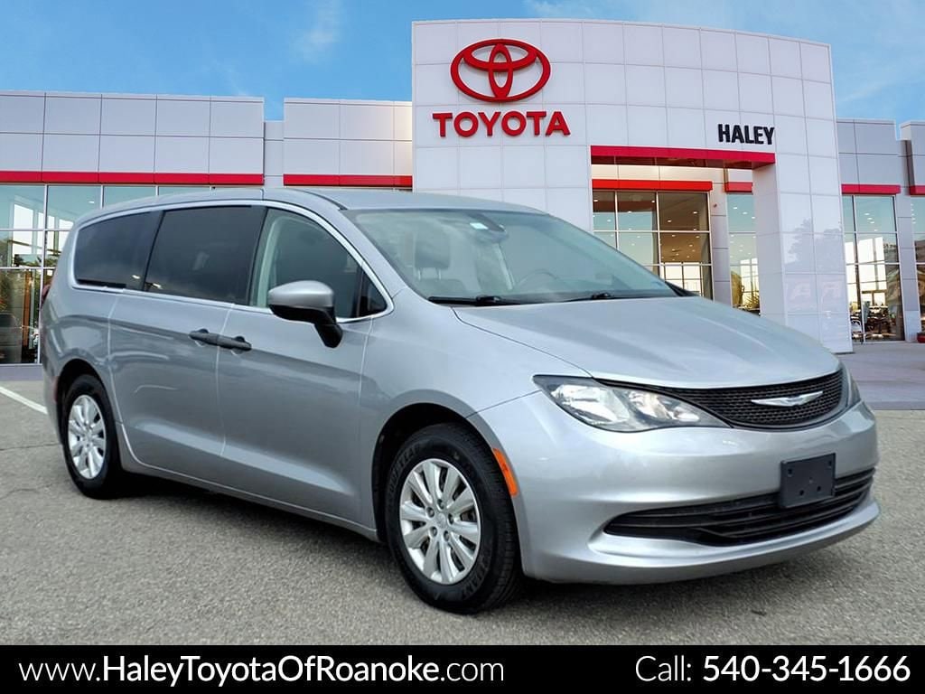 2020 Chrysler Voyager Van Passenger Van 