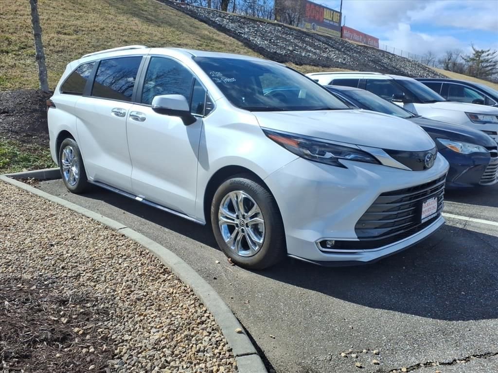 Certified 2024 Toyota Sienna Platinum 7 Passenger Van Passenger Van