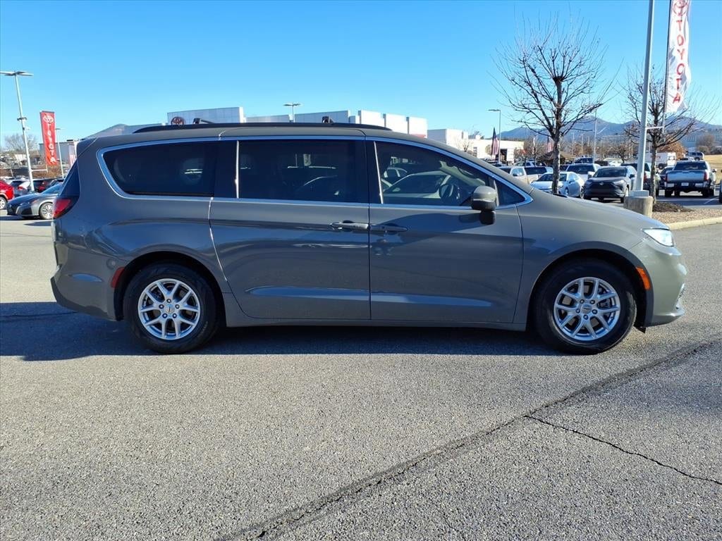 Used 2023 Chrysler Pacifica Touring L Van Passenger Van