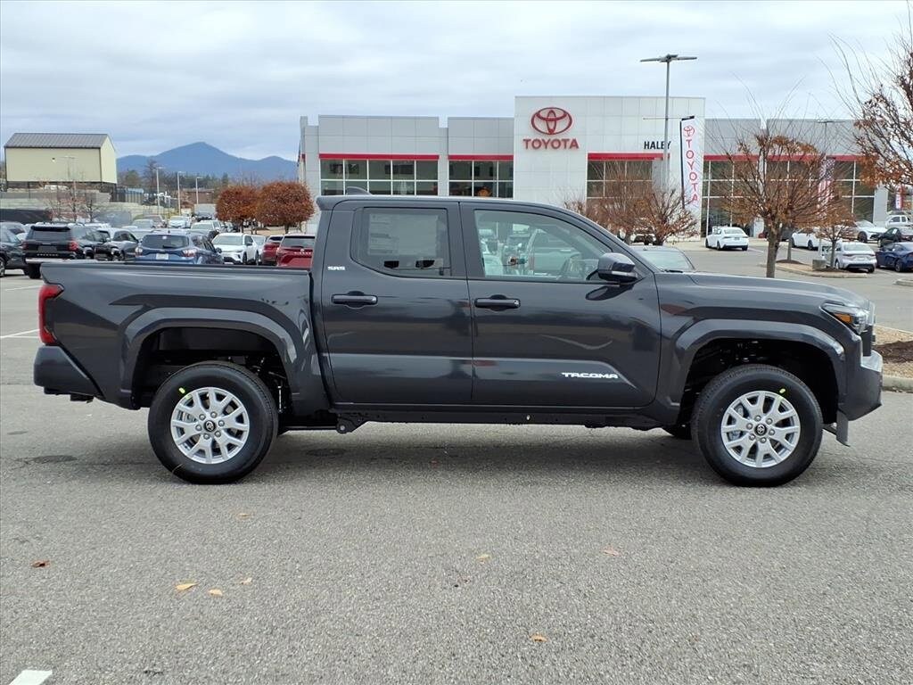 2025 Toyota Tacoma SR5 photo 3