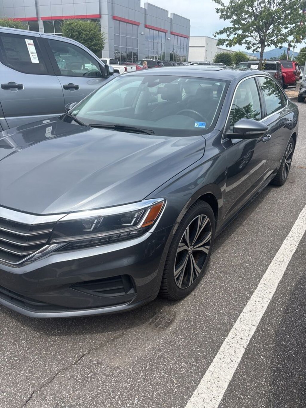 Used 2021 Volkswagen Passat 2.0T SE Sedan