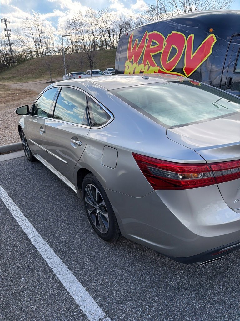 2016 Toyota Avalon XLE photo 4