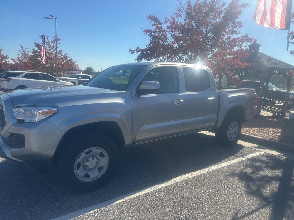 2023 Toyota Tacoma SR V6 photo 2
