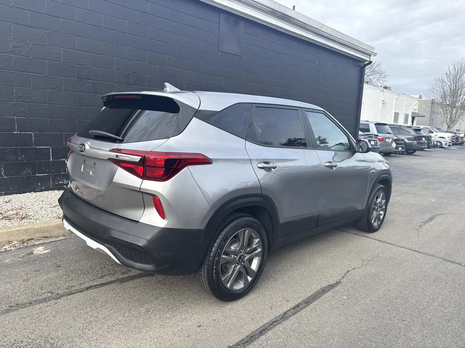 Used 2021 Kia Seltos LX with VIN KNDEPCAA3M7181005 for sale in Dartmouth, MA