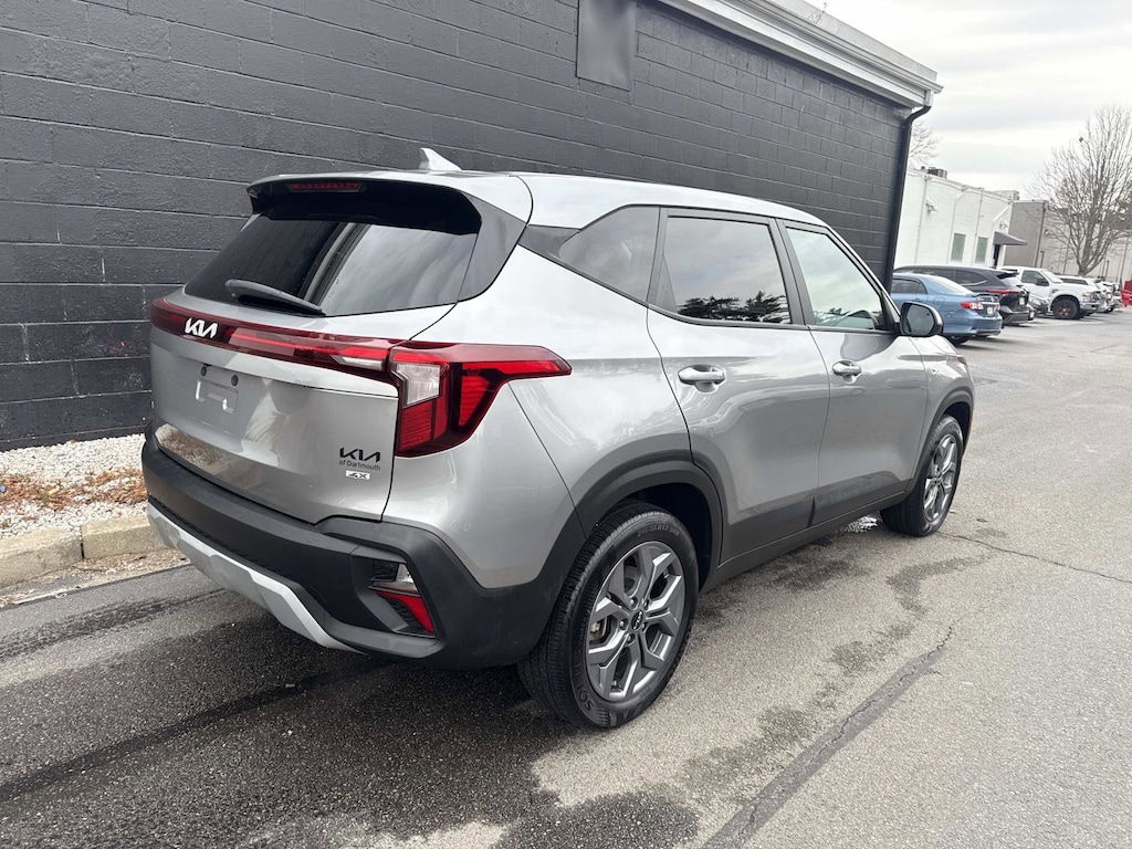 Used 2024 Kia Seltos LX SUV
