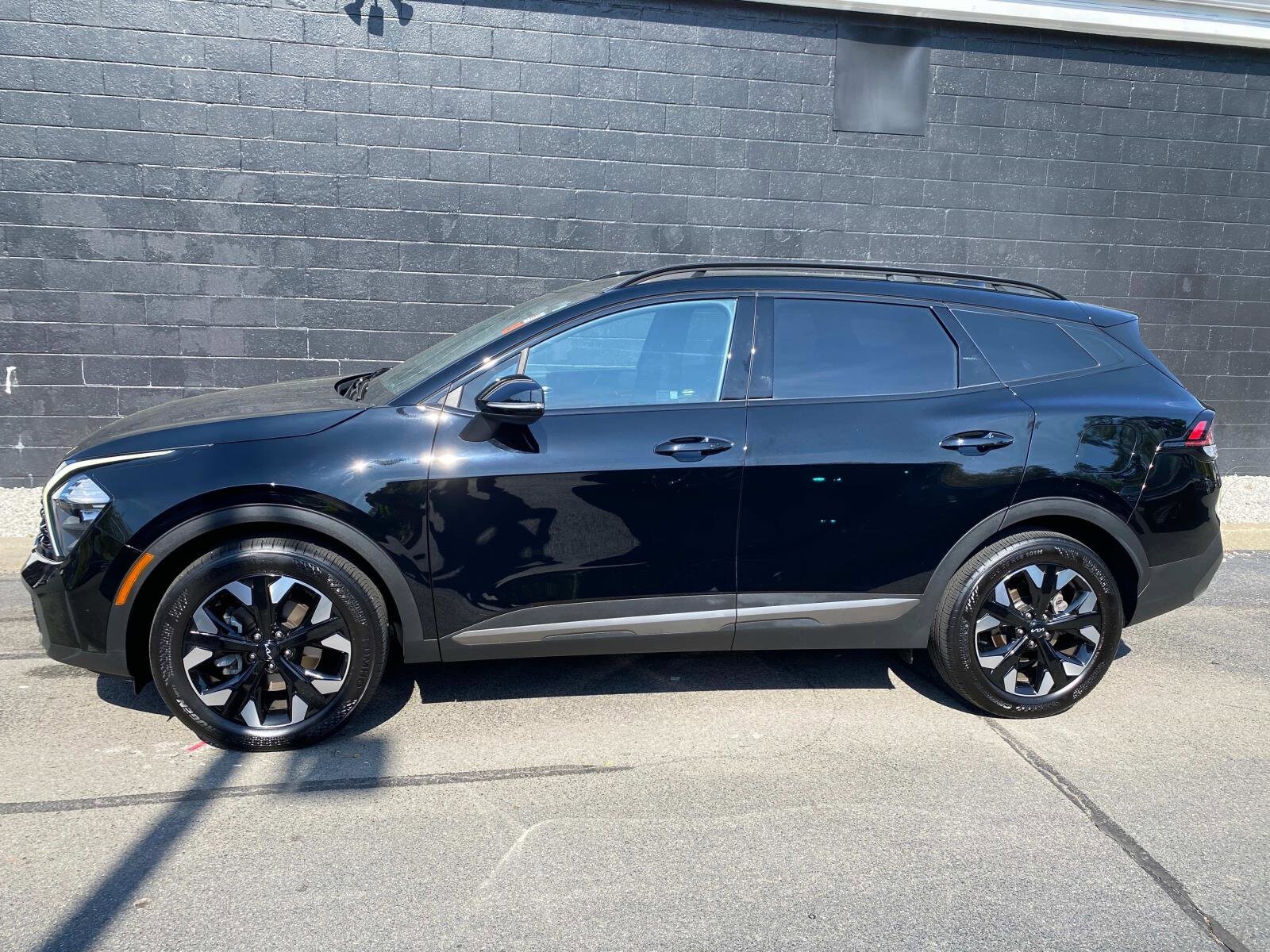 2023 Kia Sportage X-Line photo 2