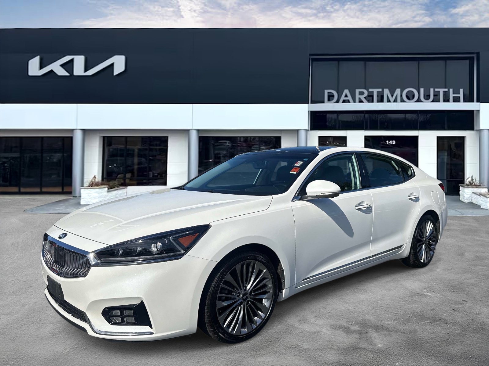 Used 2017 Kia Cadenza Limited with VIN KNALC4J19H5093437 for sale in Dartmouth, MA
