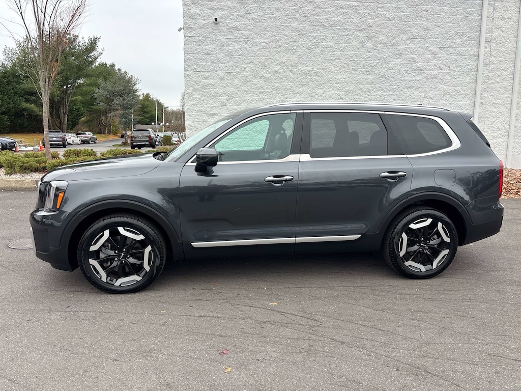 Used 2024 Kia Telluride S SUV