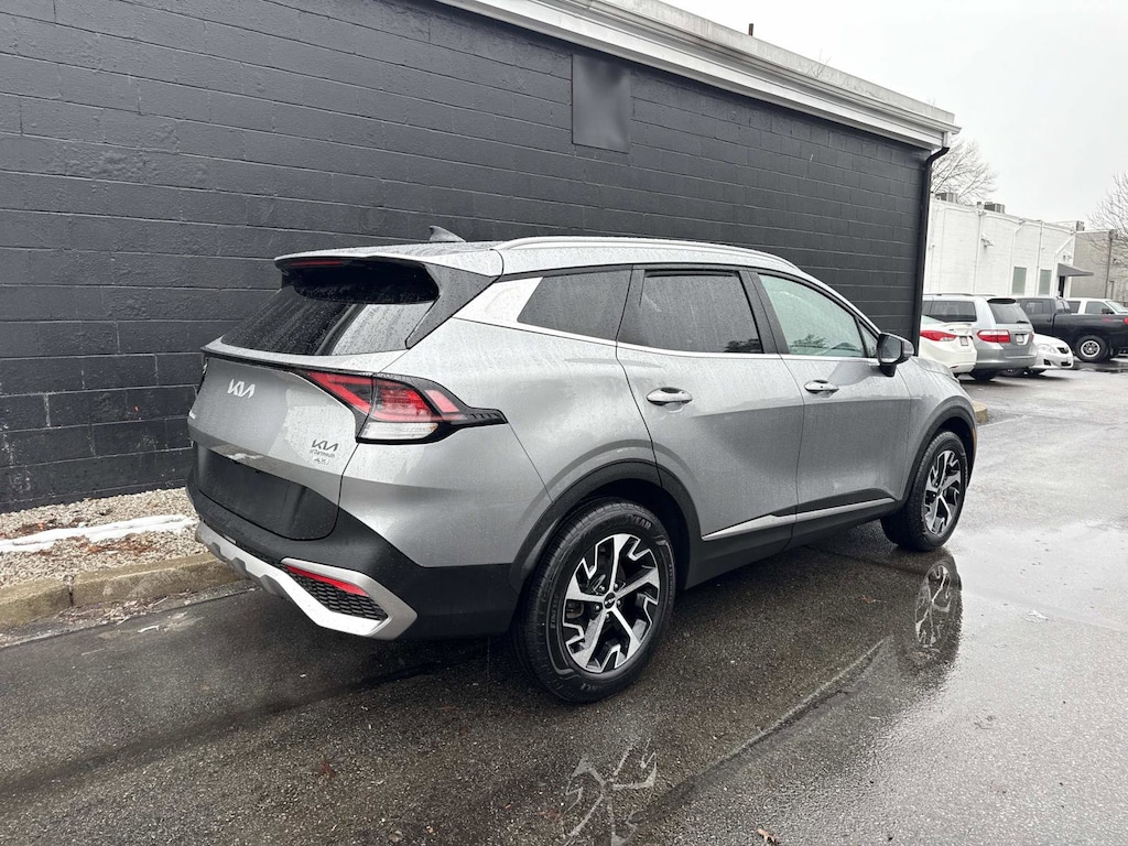 Used 2024 Kia Sportage EX SUV