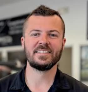 Staff member Phil Sa from ID_8db12c197c95