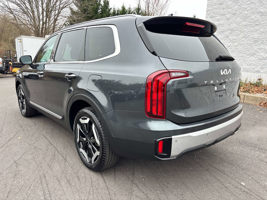 Used 2024 Kia Telluride S SUV