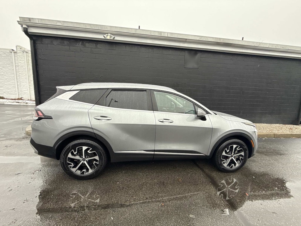 Used 2024 Kia Sportage EX SUV