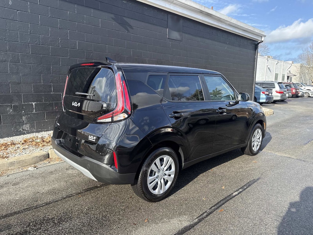 Used 2025 Kia Soul LX Hatchback