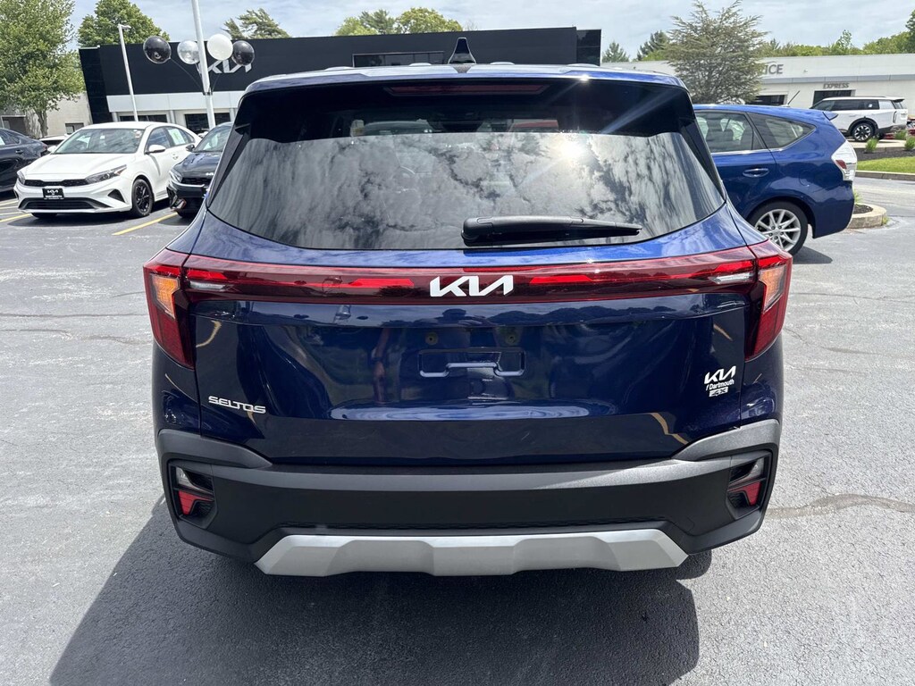 Used 2025 Kia Seltos LX SUV