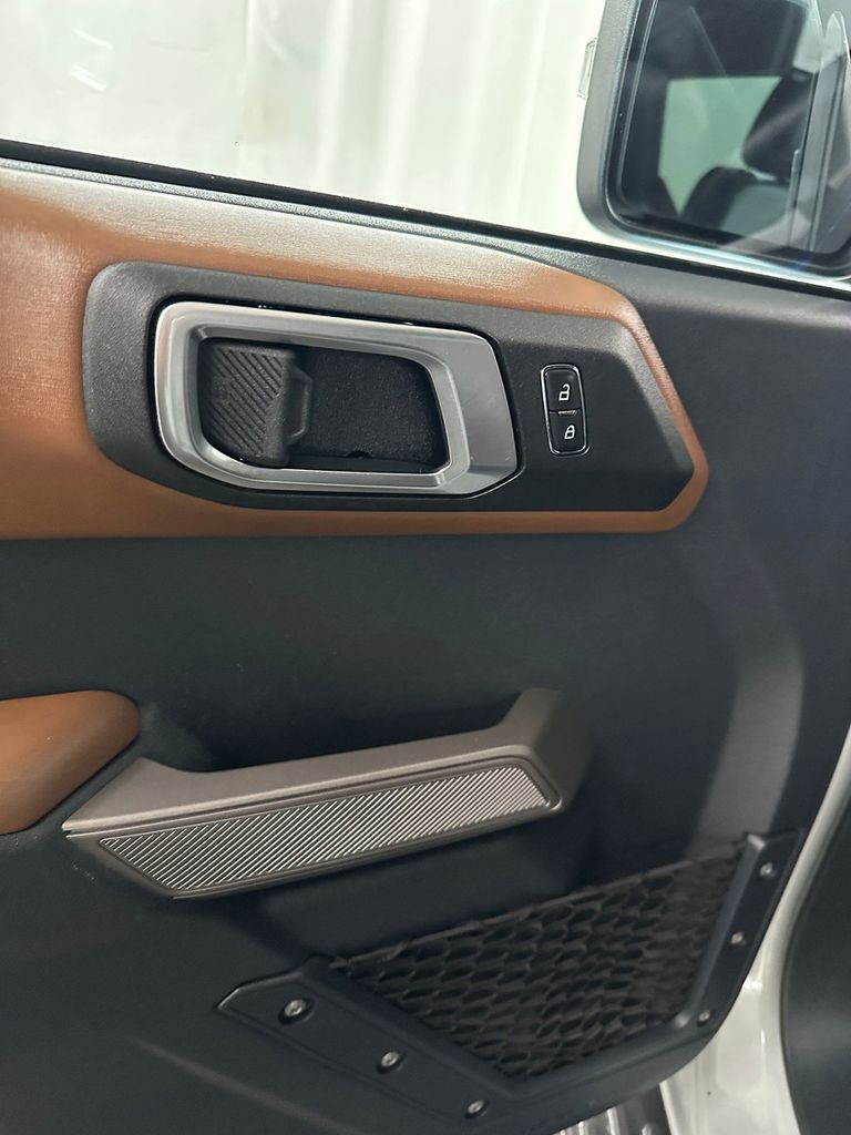 2023 Ford Bronco 4-Door Outer Banks - Photo 9