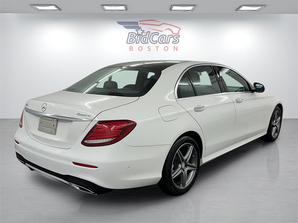 2017 Mercedes Benz E 300 Sedan photo 2