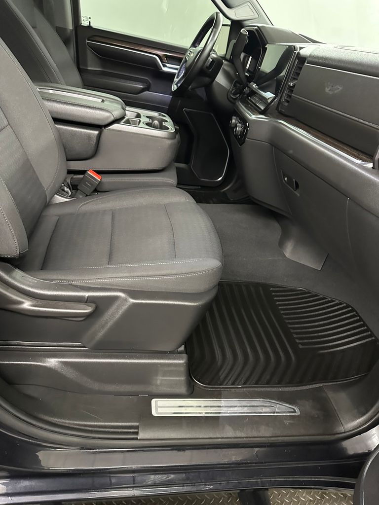 2023 Chevrolet Silverado 1500 LT - Photo 41