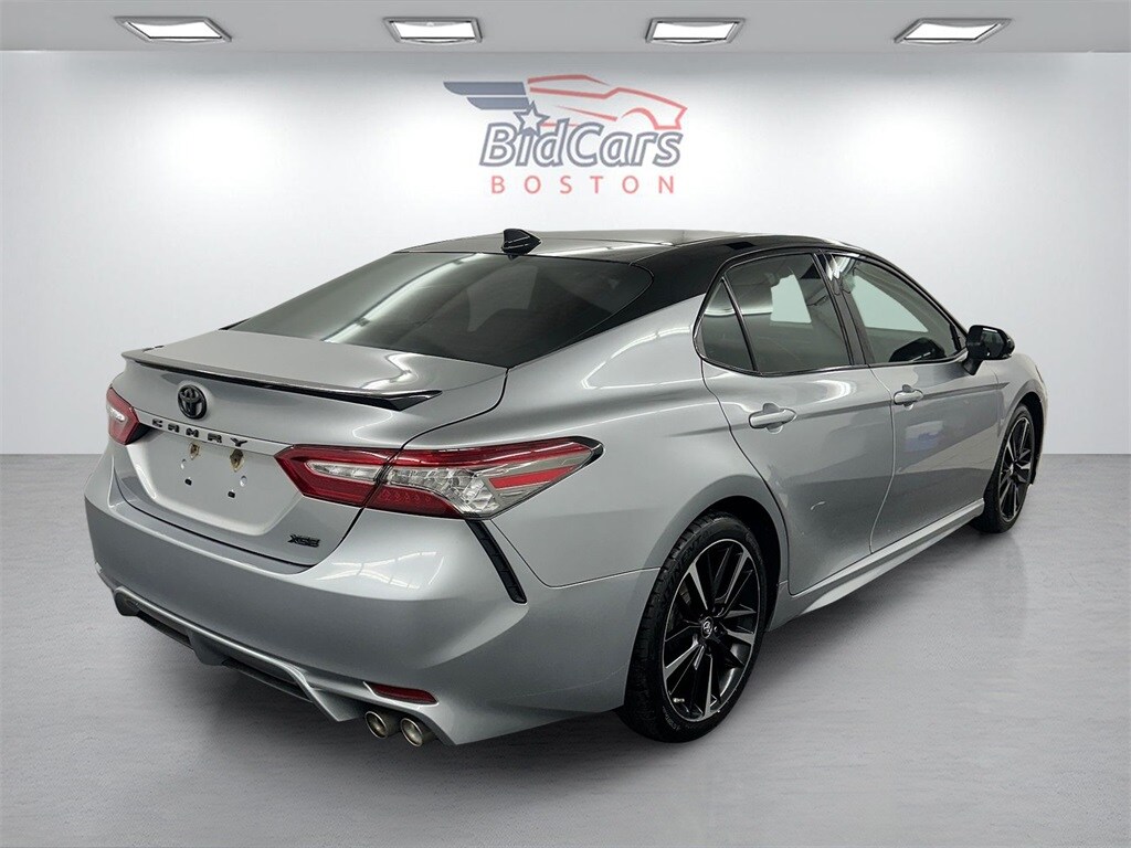 2019 Toyota Camry XSE photo 4