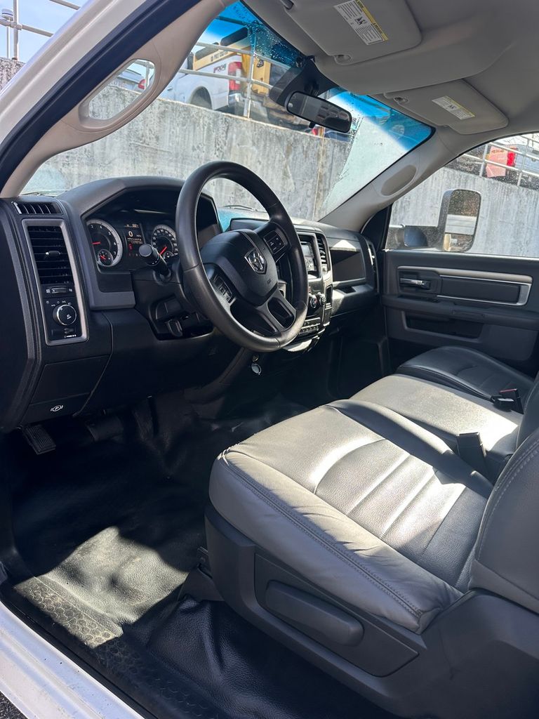 2013 RAM Ram 3500 Chassis Cab Tradesman - Photo 10