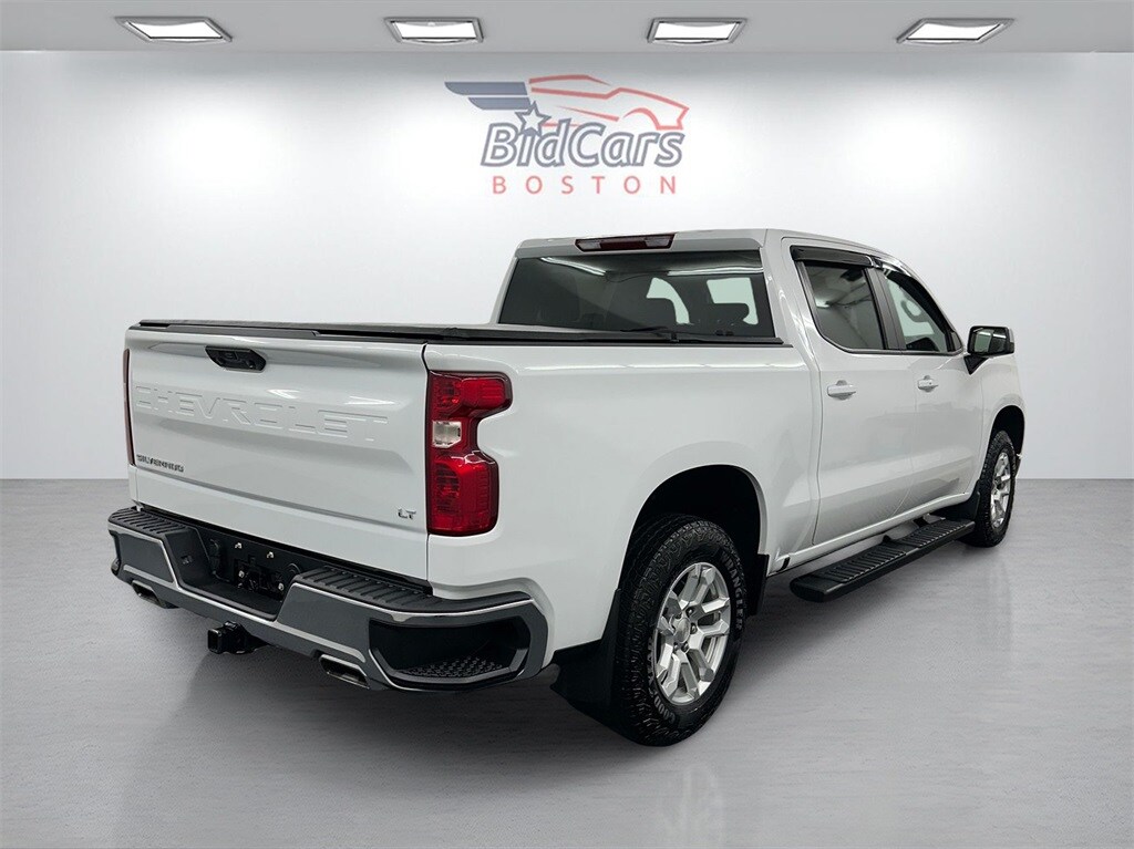 2023 Chevrolet Silverado 1500 LT photo 2