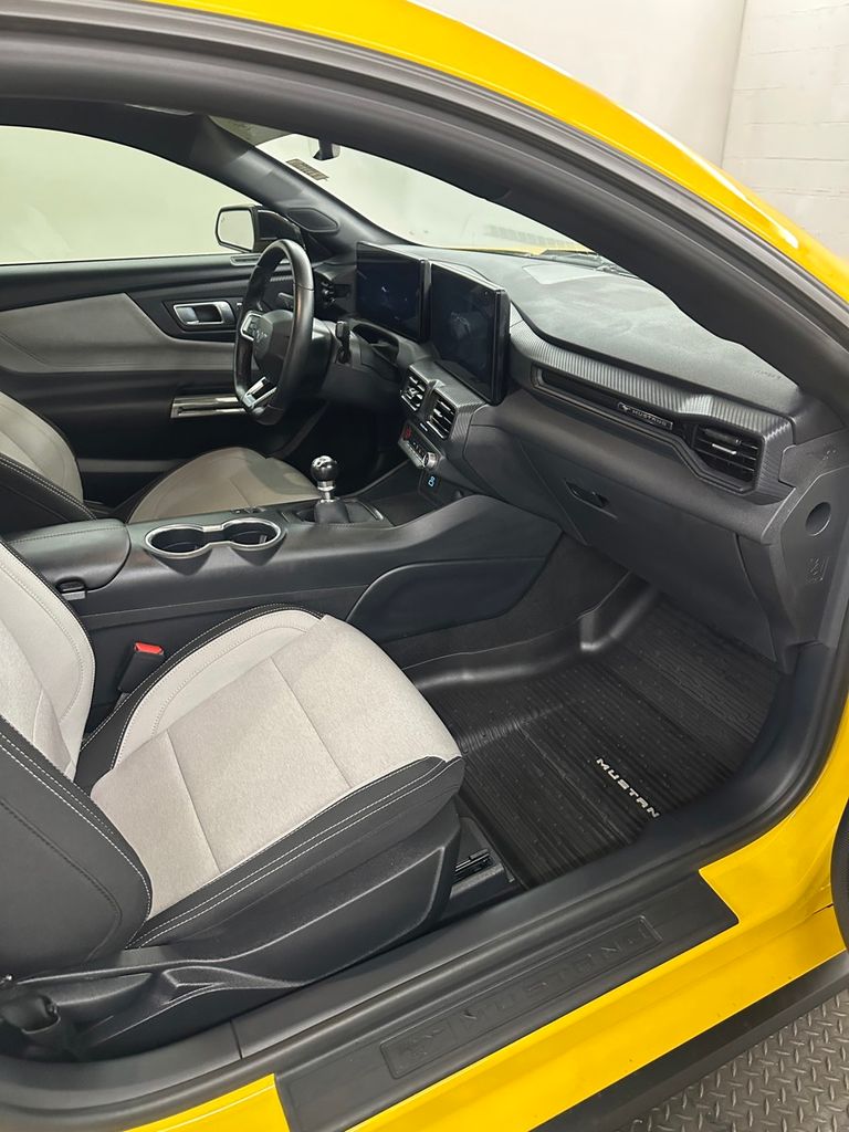 2024 Ford Mustang GT - Photo 30