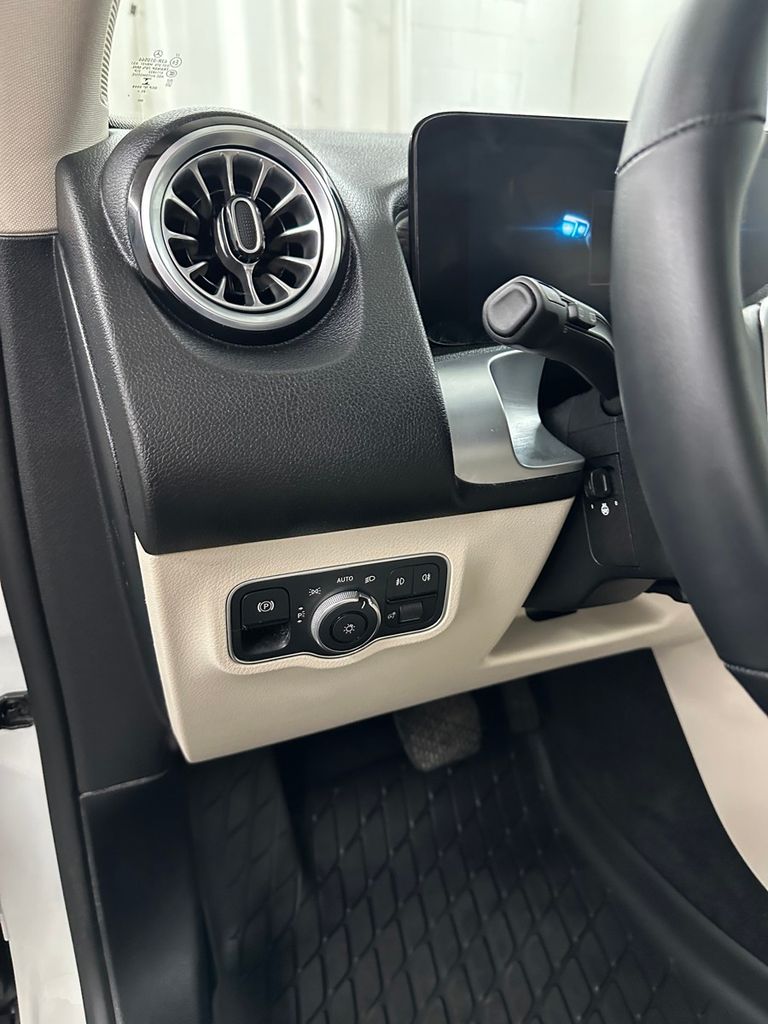 2022 Mercedes-Benz GLB Base - Photo 14