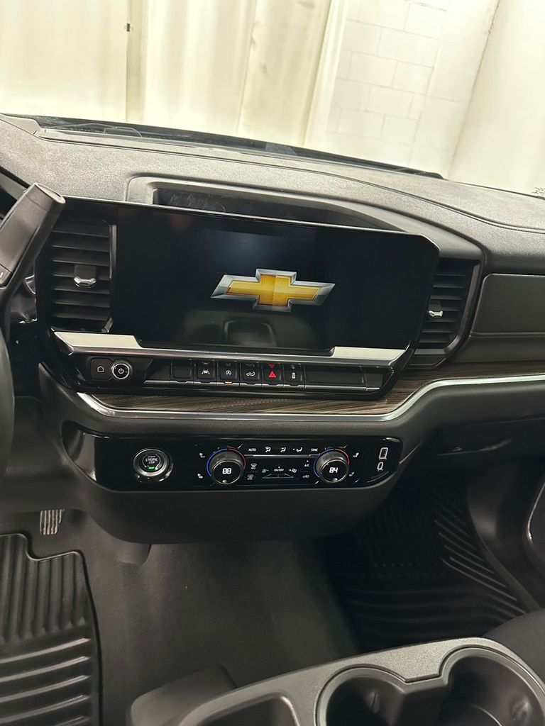 2023 Chevrolet Silverado 1500 LT - Photo 19