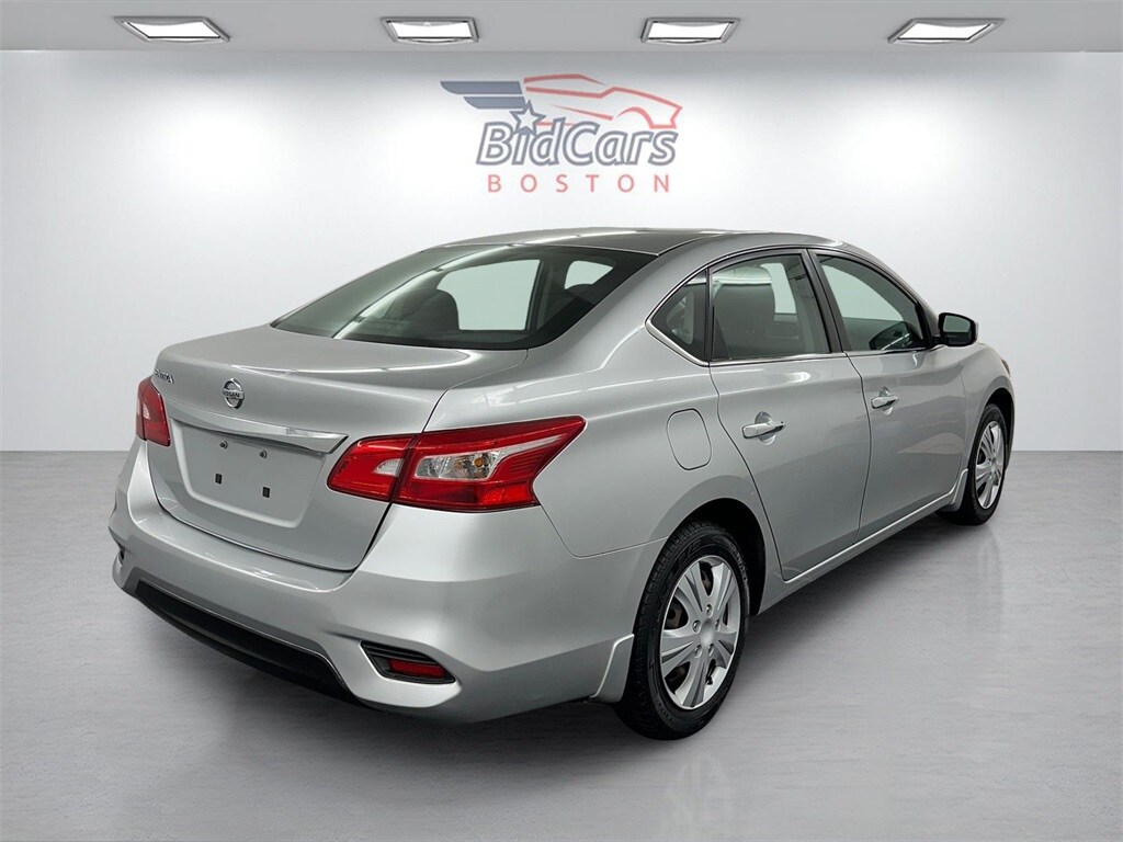 2017 Nissan Sentra S photo 4