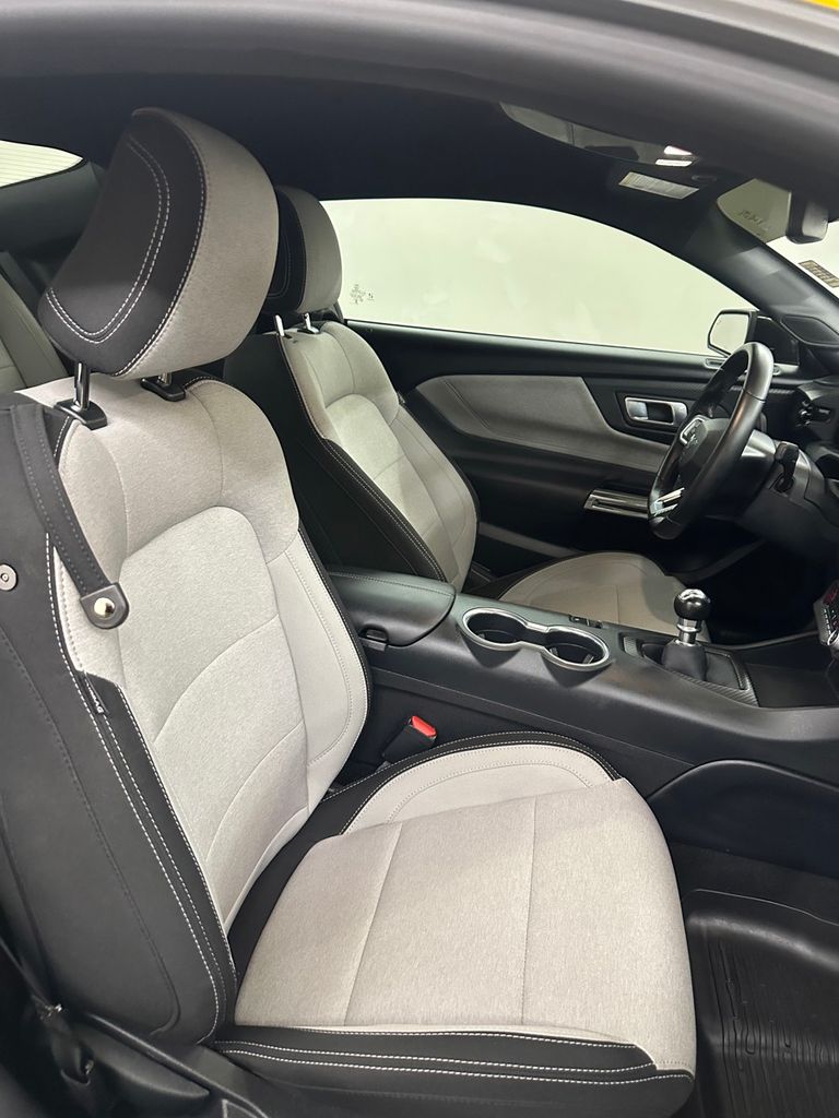 2024 Ford Mustang GT - Photo 32