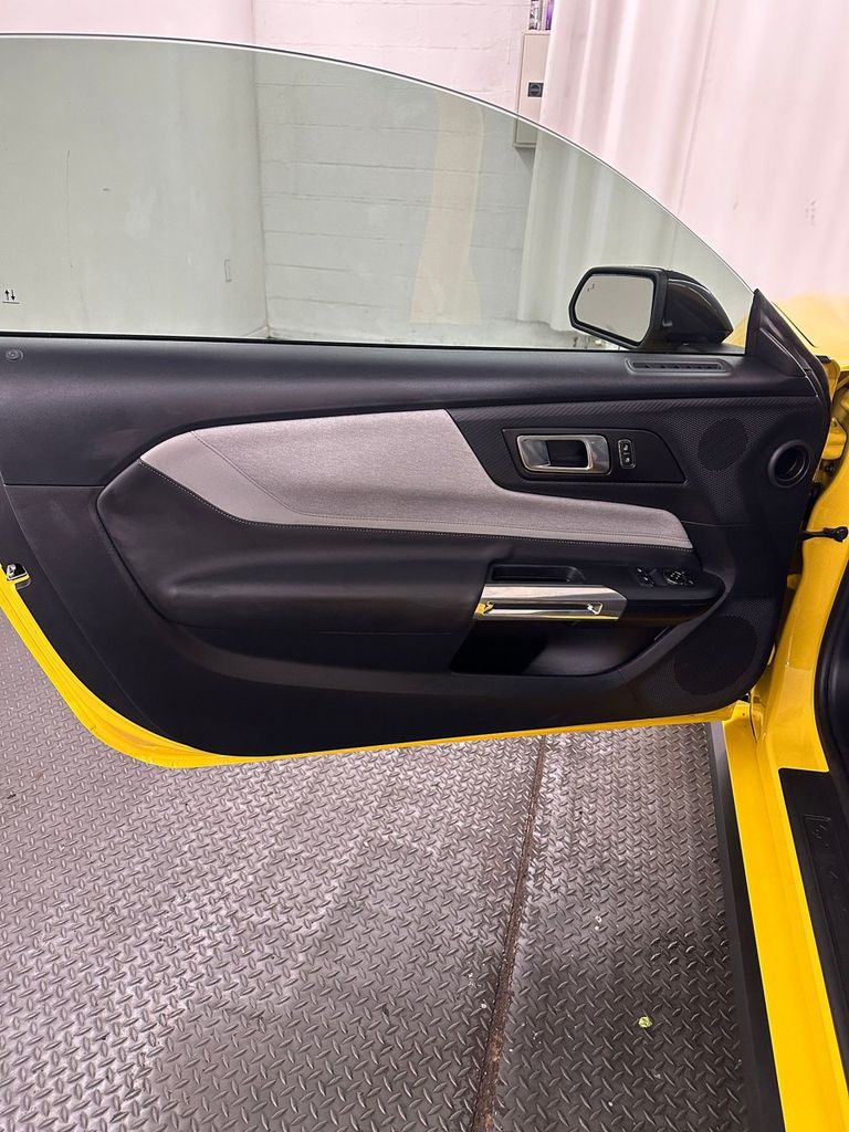 2024 Ford Mustang GT - Photo 8