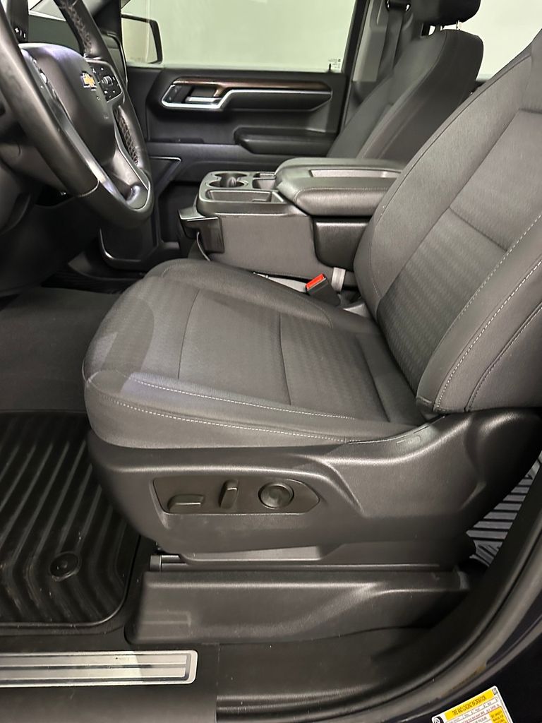 2023 Chevrolet Silverado 1500 LT - Photo 13