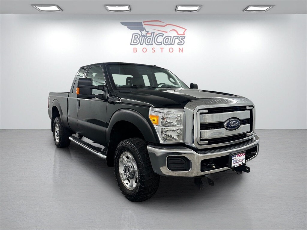 2015 Ford F-250 XLT photo 2