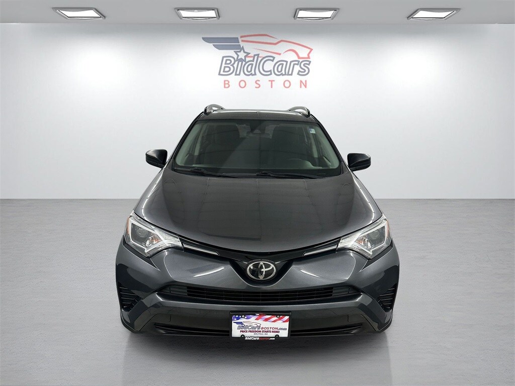 2018 Toyota RAV4 LE photo 2