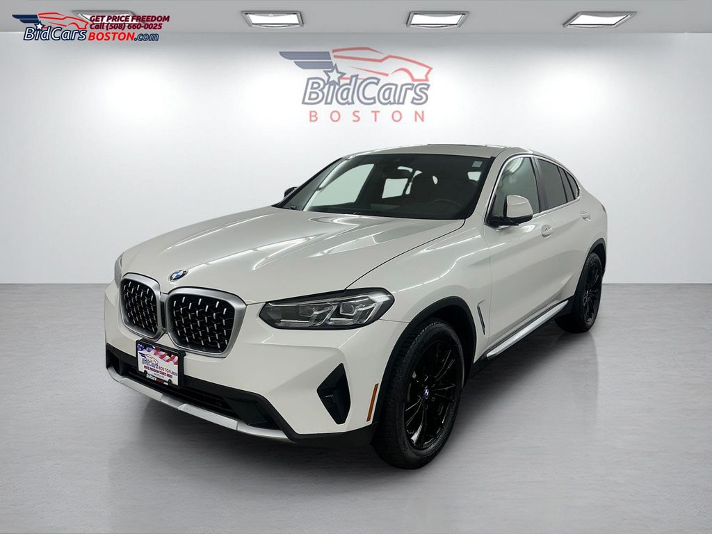2022 BMW X4 xDrive30i's photo