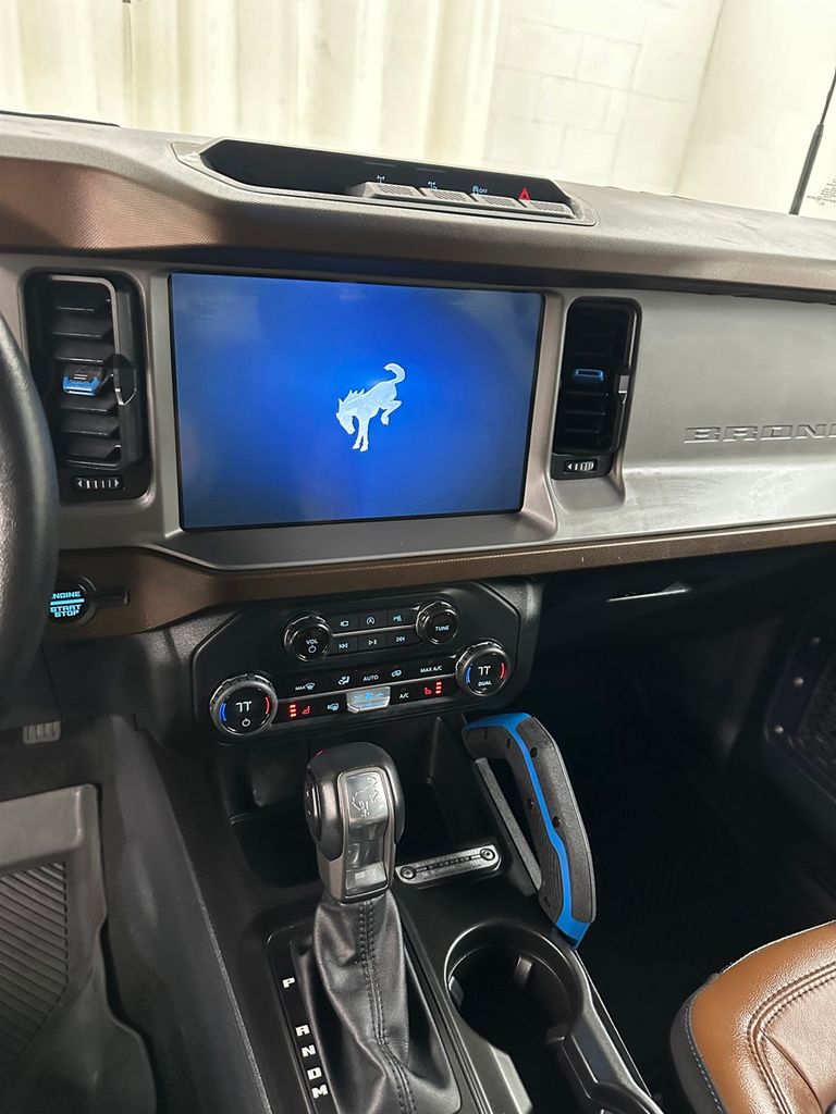 2023 Ford Bronco 4-Door Outer Banks - Photo 19