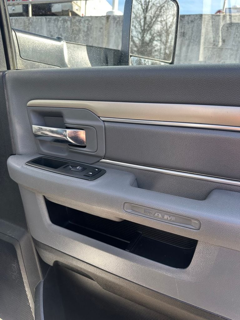 2013 RAM Ram 3500 Chassis Cab Tradesman - Photo 19