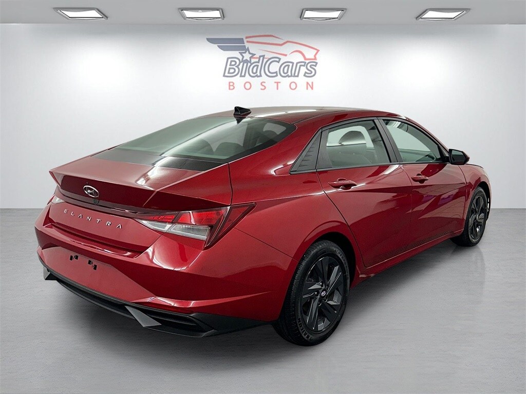 2021 Hyundai Elantra SEL photo 4