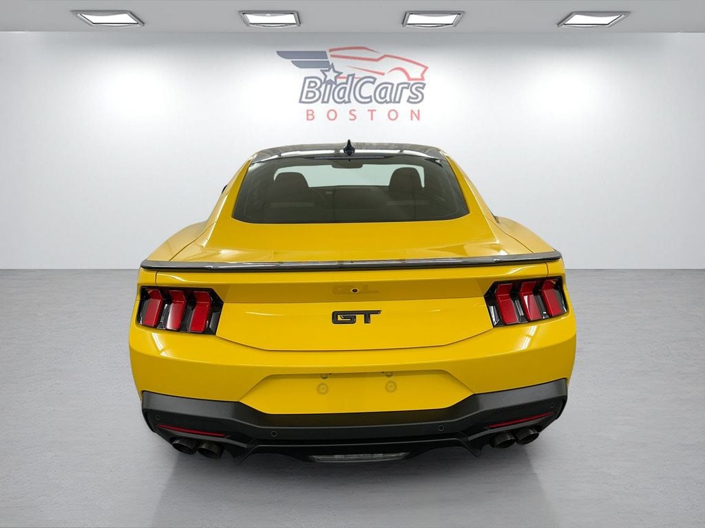 2024 Ford Mustang GT - Photo 5