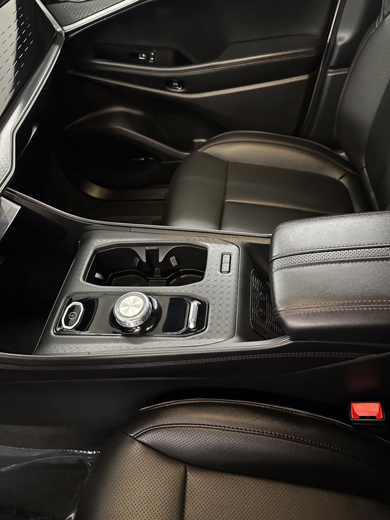 2025 Jeep Wagoneer S Limited - Photo 17