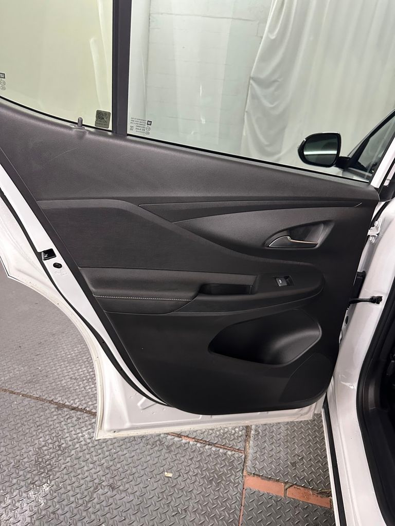 2025 Buick Envista Avenir - Photo 25