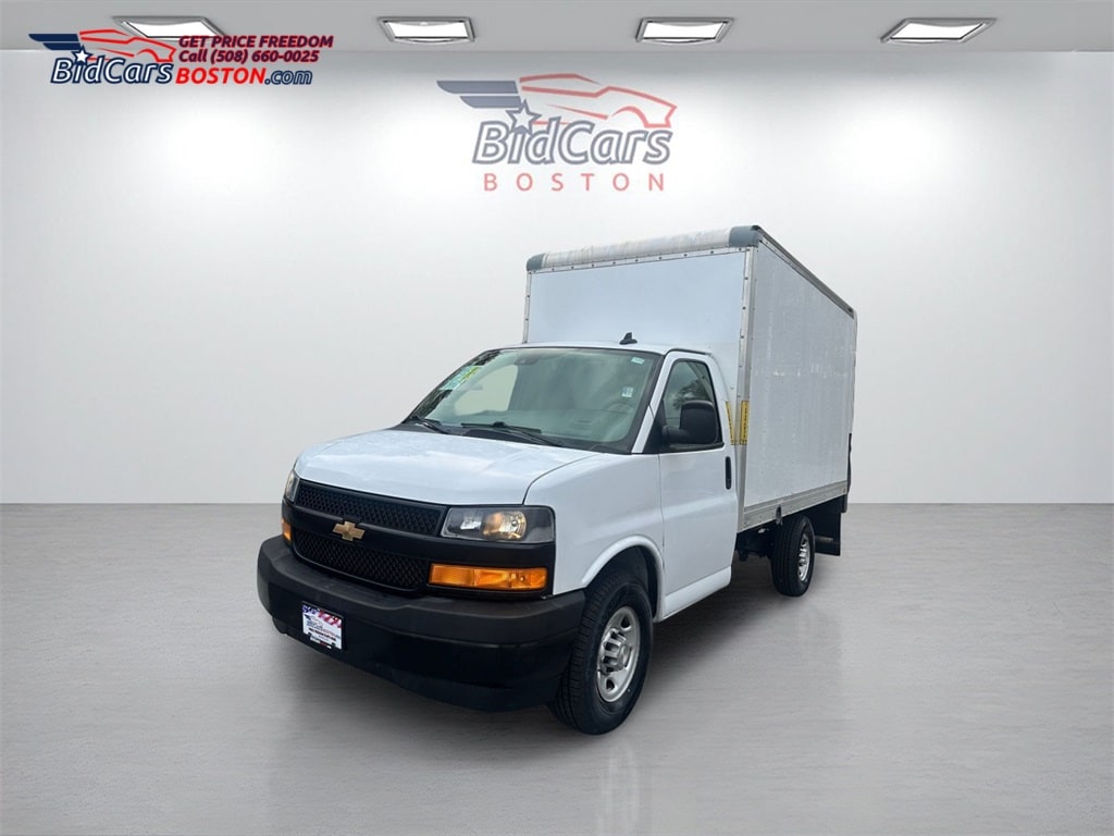 2021 Chevrolet Express Cutaway Base's photo