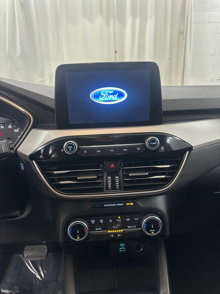 2022 Ford Escape SE - Photo 18