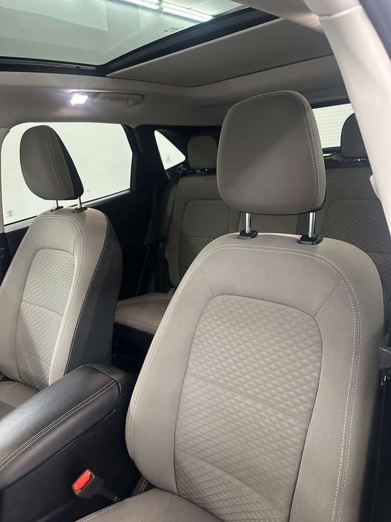2022 Ford Escape SE - Photo 12