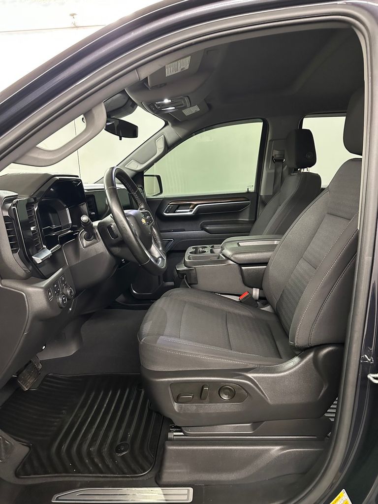 2023 Chevrolet Silverado 1500 LT - Photo 11