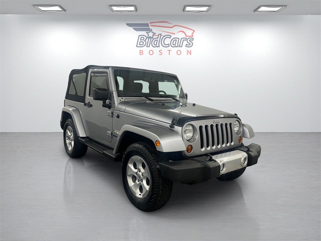 2013 Jeep Wrangler Sahara photo 3