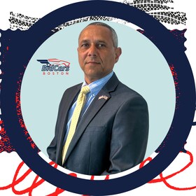 Staff member Hector Diaz from ID_25b050d69320
