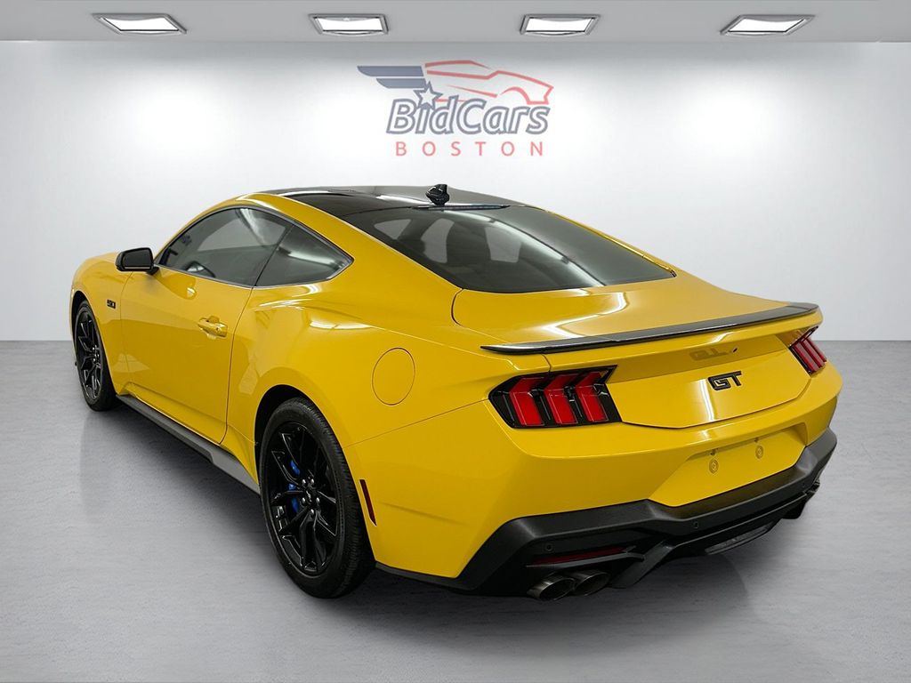 2024 Ford Mustang GT - Photo 6