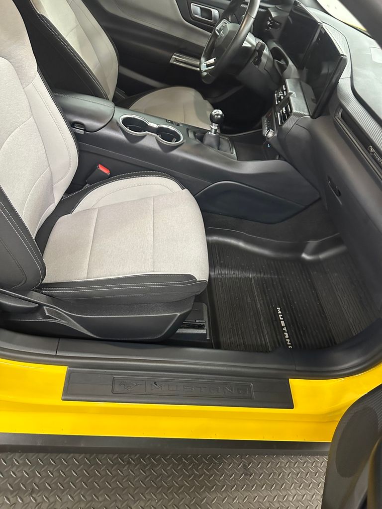 2024 Ford Mustang GT - Photo 34