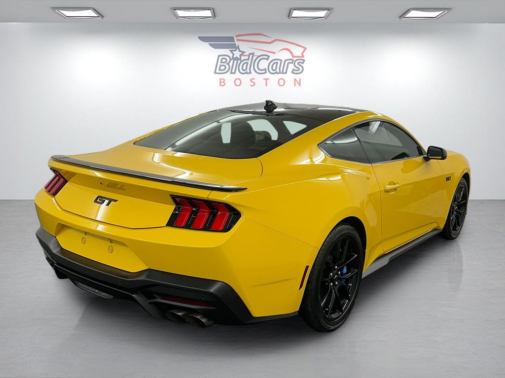 2024 Ford Mustang GT - Photo 4